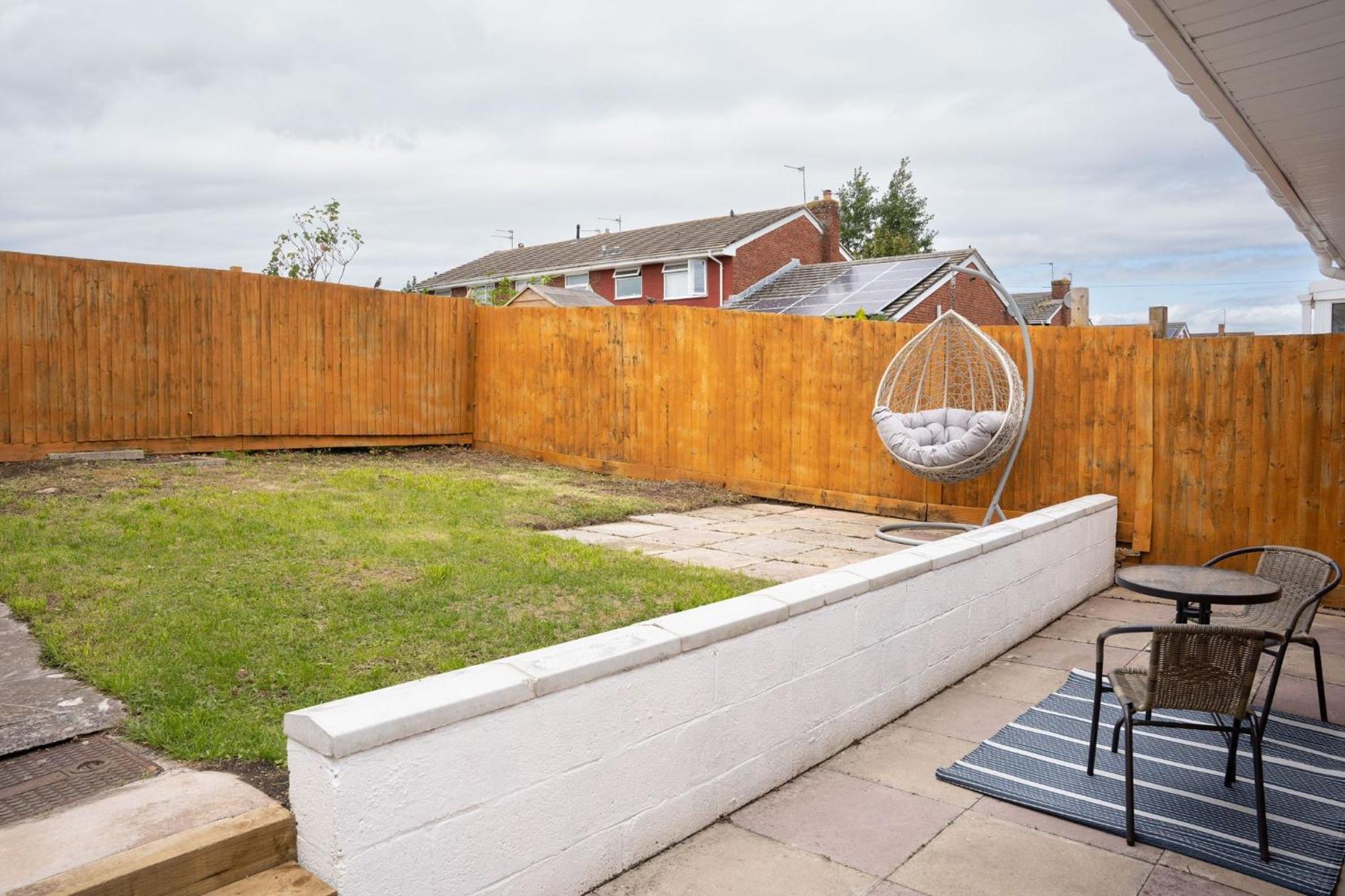 Bungalow In Keynsham Exterior photo